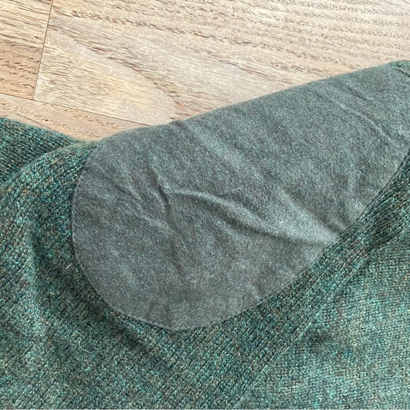 Men’s wool rich vintage wool Green Sweater with Elbow Patches - Picture 5 of 8